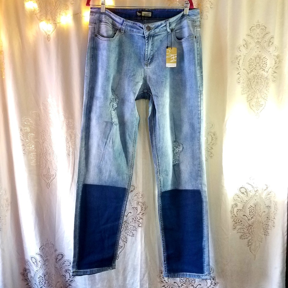 Last 1! NWT Patchwork Boyfriend Jeans - Picture 3 of 6